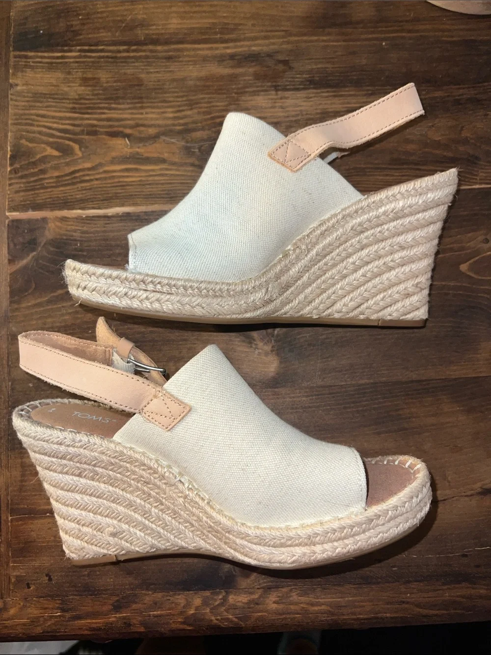EUC! TOMS Canvas Espadrille Wedge Sandals in Cream- size 8!